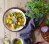 Salade d’avocat, mangue et coriandre fraîche