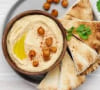 Houmous aux herbes et pain pita